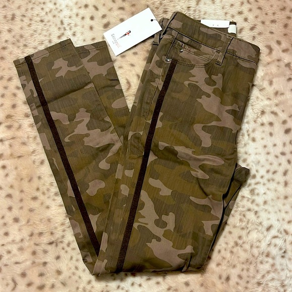 Skinnygirl Pants - NWT Skinnygirl Broadway High Rise Camo Jeans 26/2